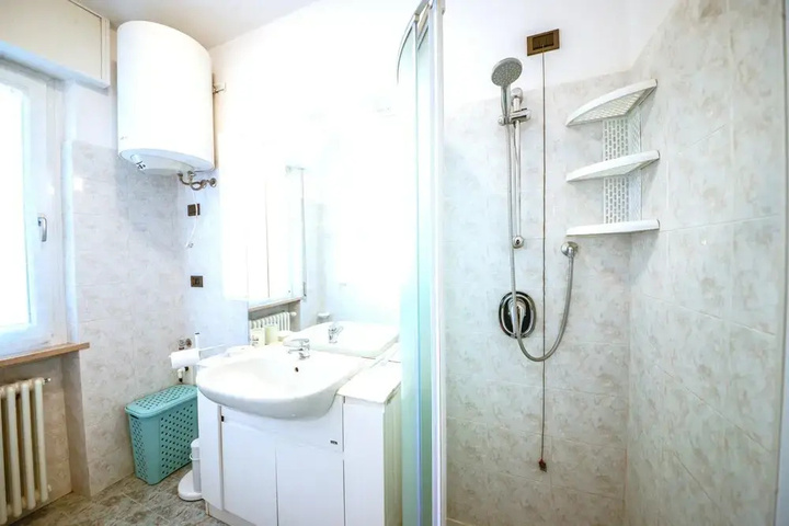 Room 8 of 20