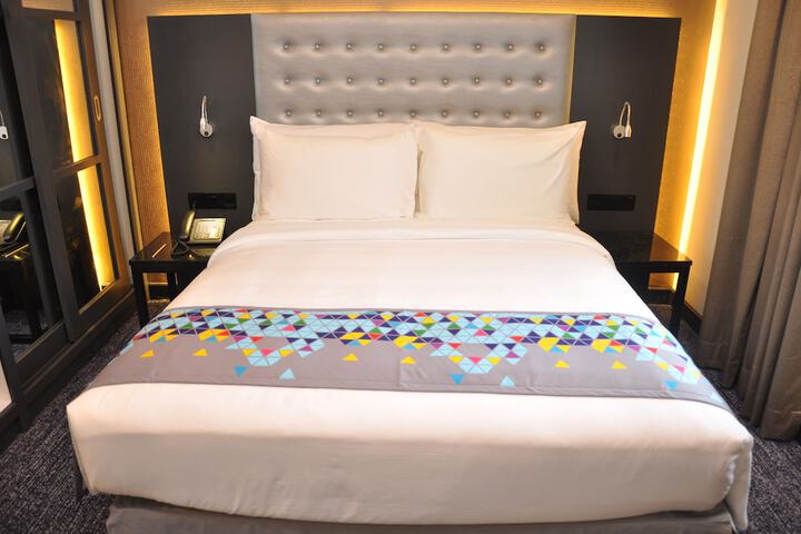 Room 21 of 106