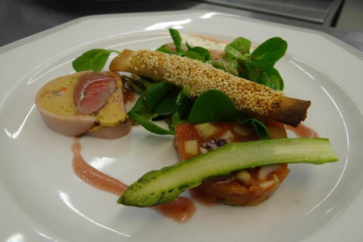 Dining 40 of 58
