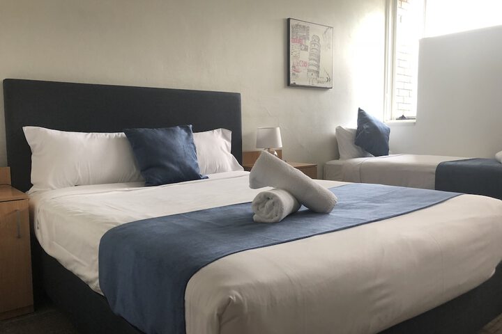 Room 10 of 33