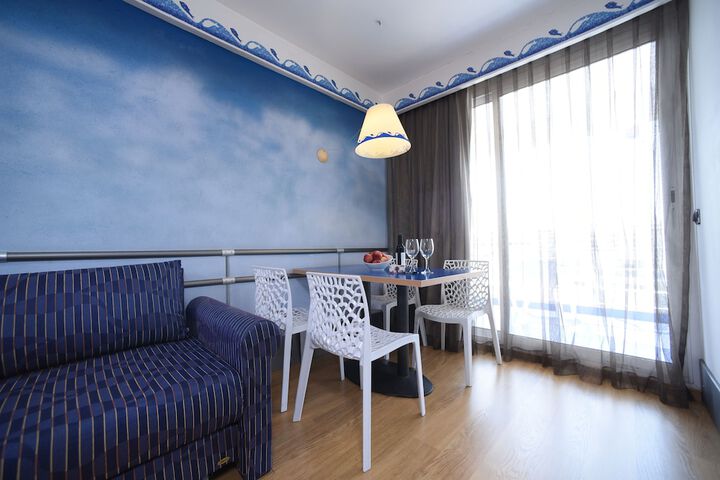 Room 19 of 123