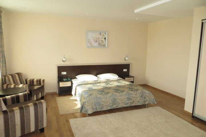 Room 16 of 48