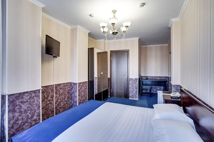 Room 19 of 35