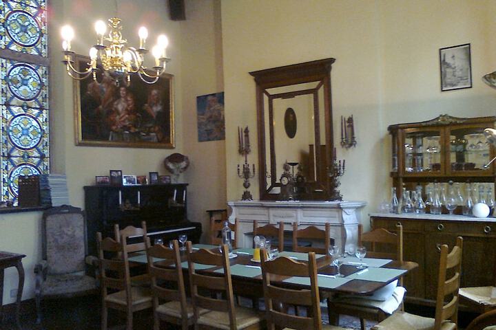 Dining 19 of 40