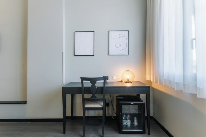 Room 17 of 65