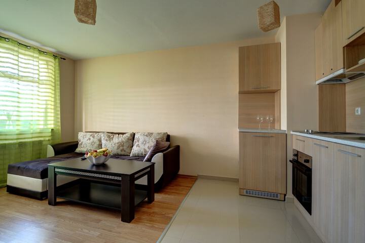Room 6 of 38