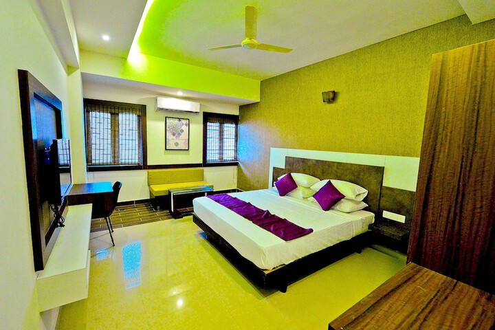 Room 11 of 21