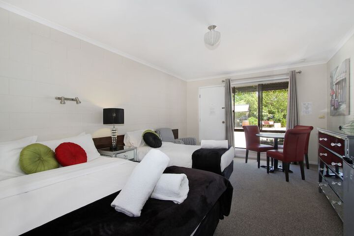 Room 3 of 43