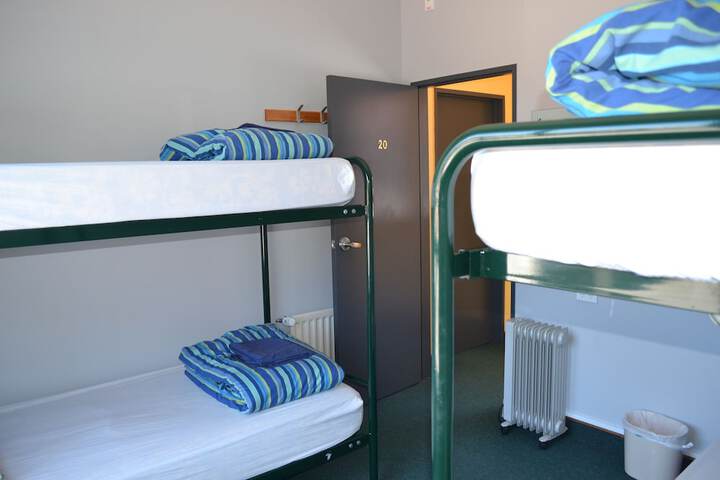Room 28 of 79