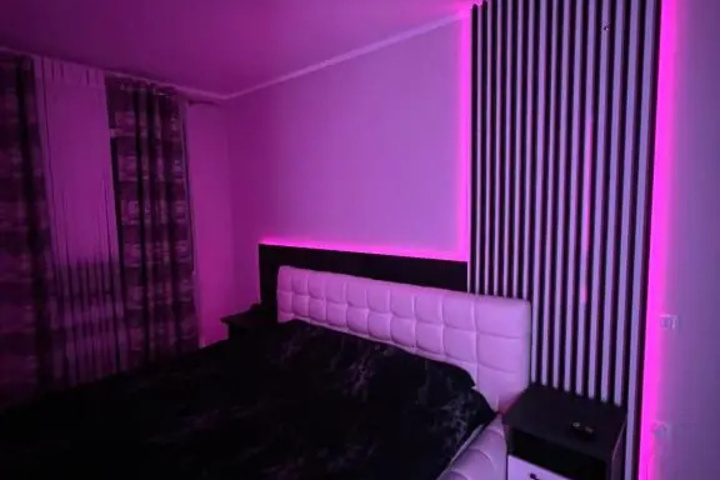 Room 2 of 9