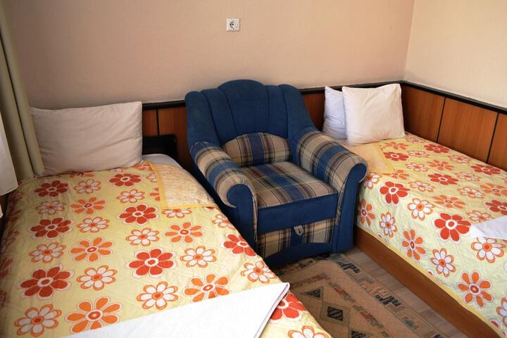 Room 28 of 48