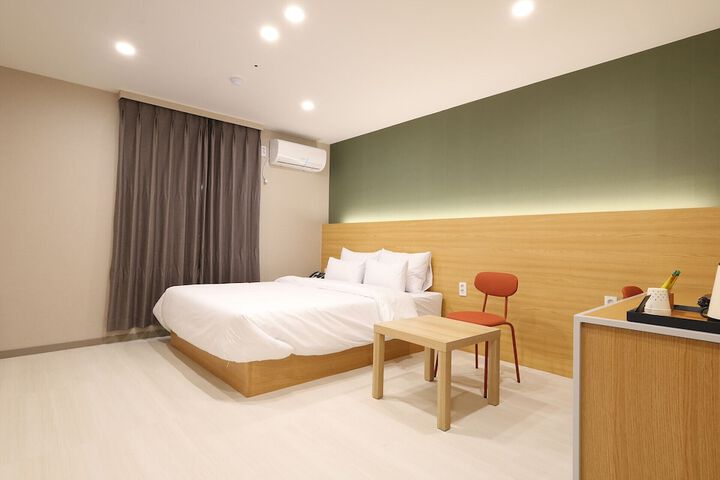 Room 11 of 62