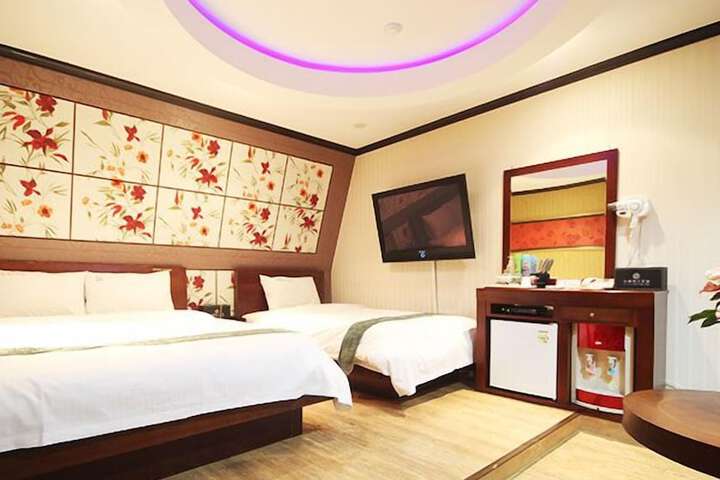 Room 17 of 40