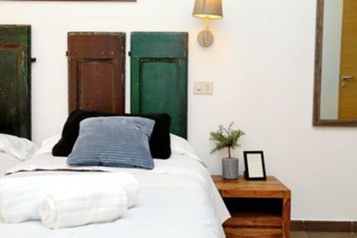 Room 50 of 209