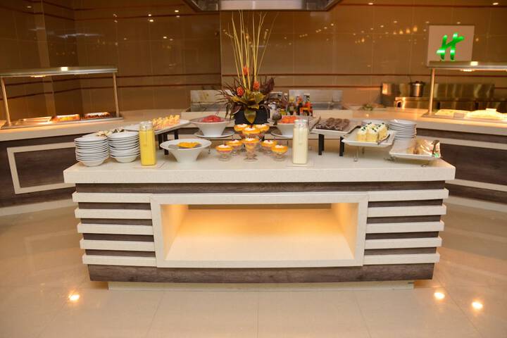 Dining 136 of 184
