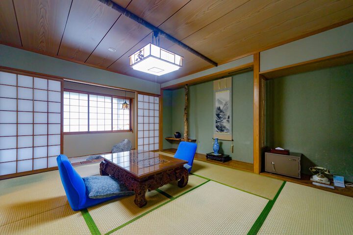 Room 45 of 190
