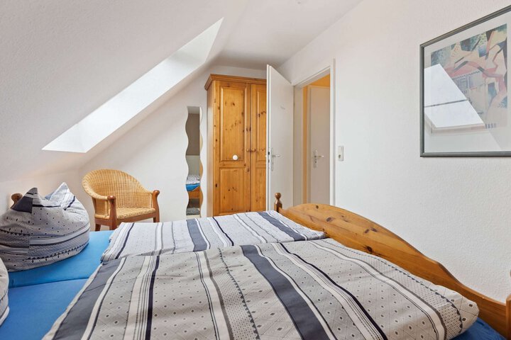 Room 2 of 39