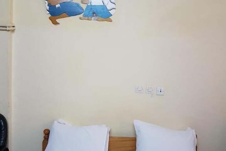 Room 9 of 23