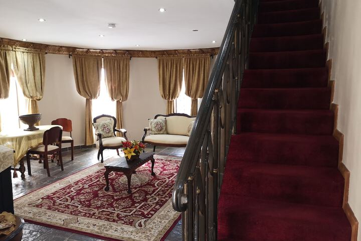 Room 5 of 73