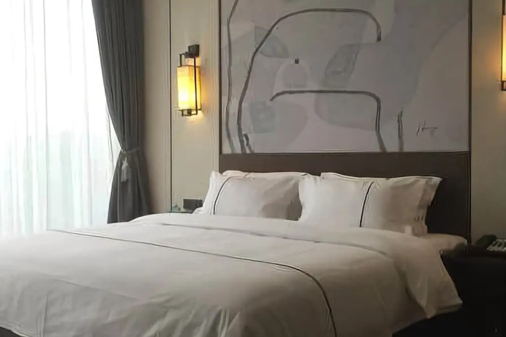 Room 13 of 22
