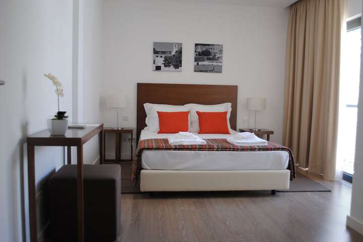 Room 8 of 72