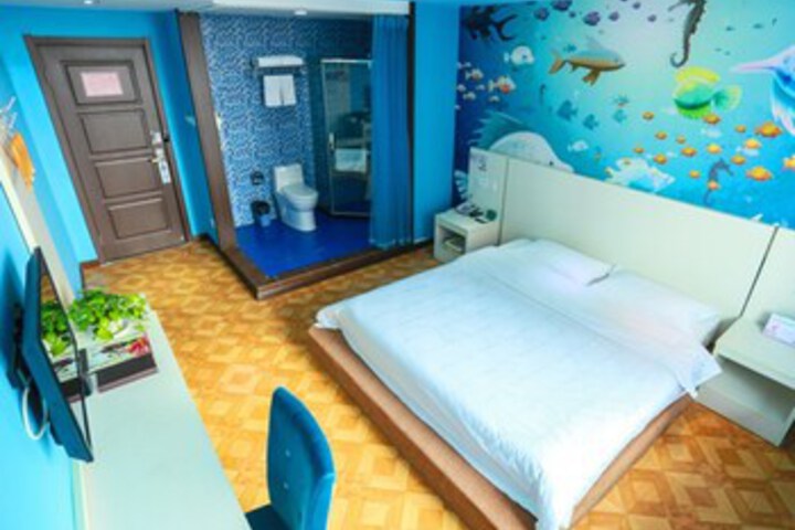 Room 3 of 19
