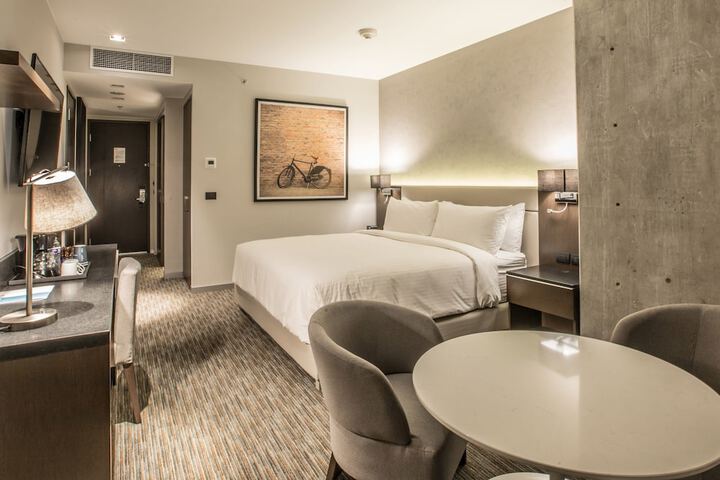 Room 15 of 40