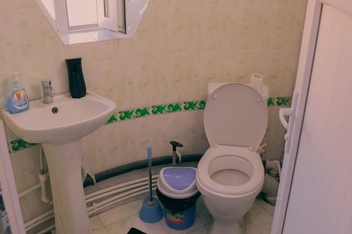 Room 5 of 13