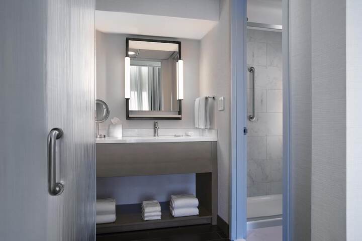 Room 45 of 71