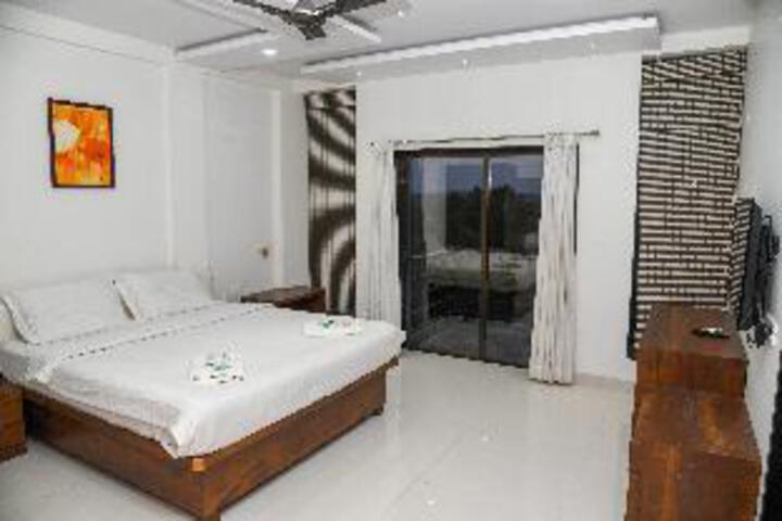 Room 8 of 63