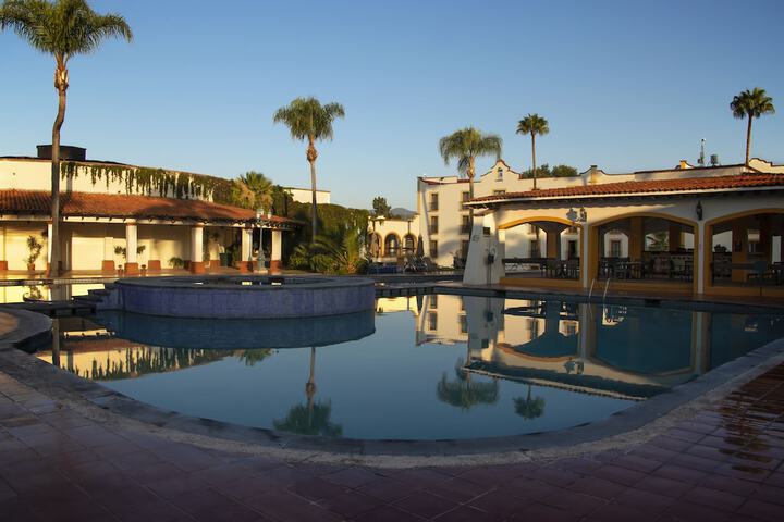 Pools & Facilities