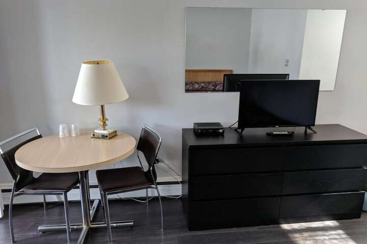 Room 10 of 23
