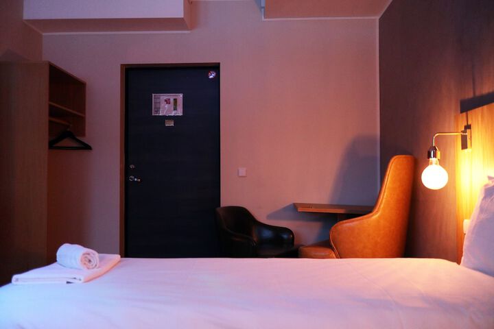 Room 7 of 28