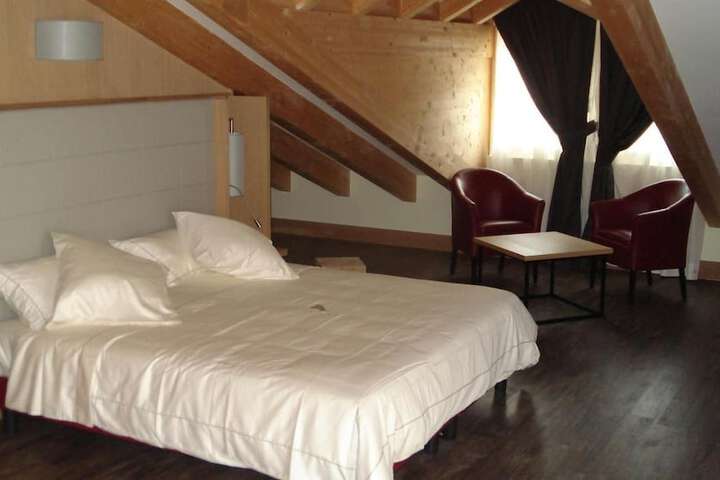 Room 40 of 70