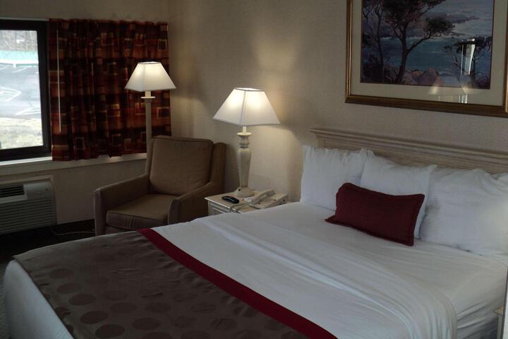 1 King Bed