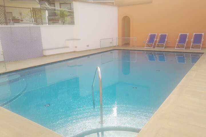 Pool 32 of 58