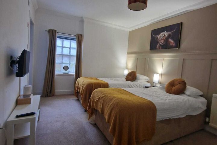 Room 15 of 37