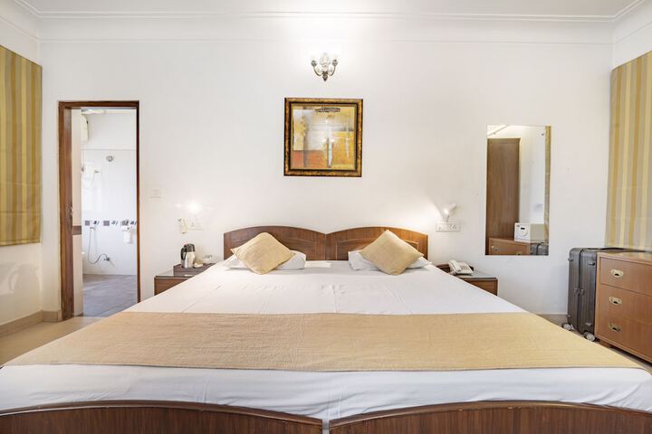 Room 20 of 246