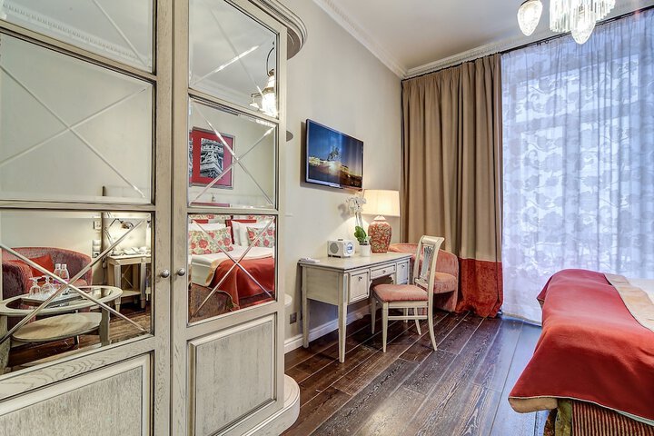 Room 44 of 120
