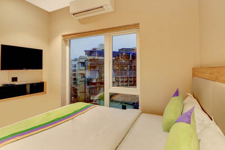 Room 8 of 48