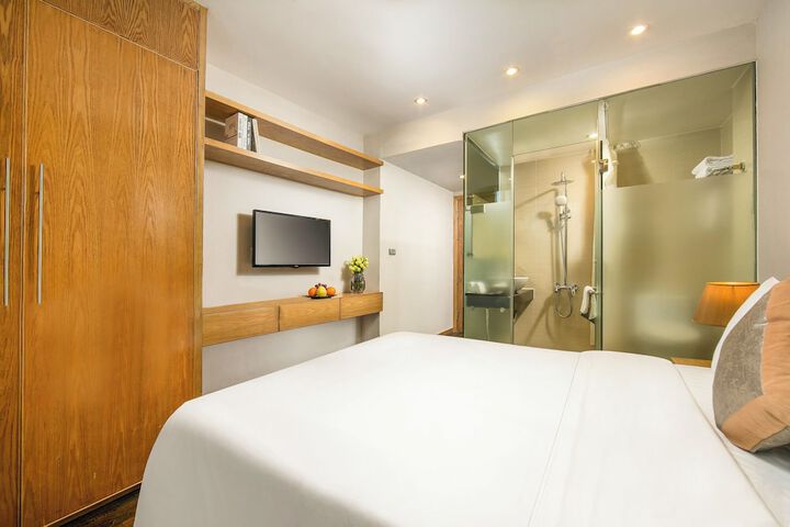 Room 12 of 98