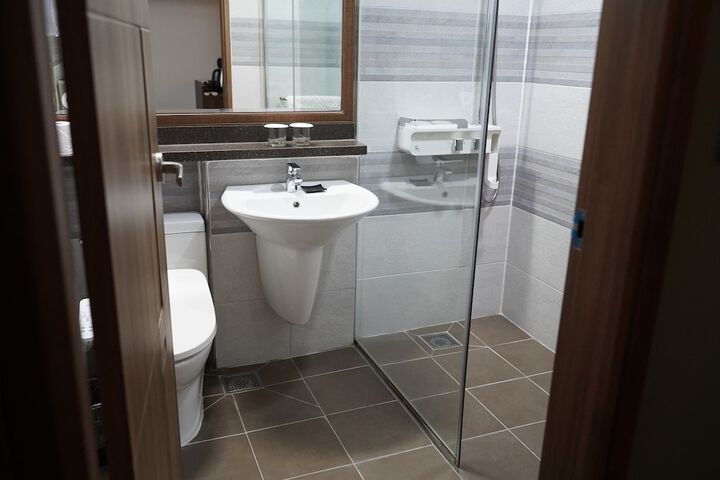 Room 16 of 21