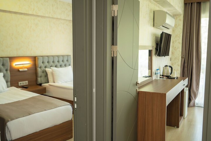 Room 10 of 46