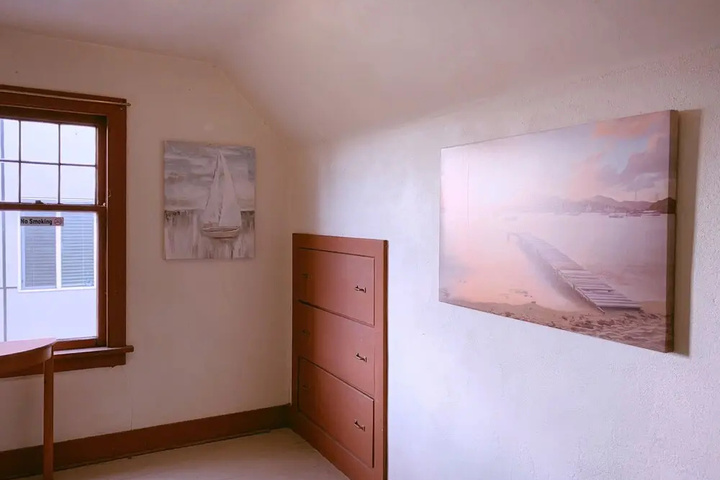 Room 11 of 20