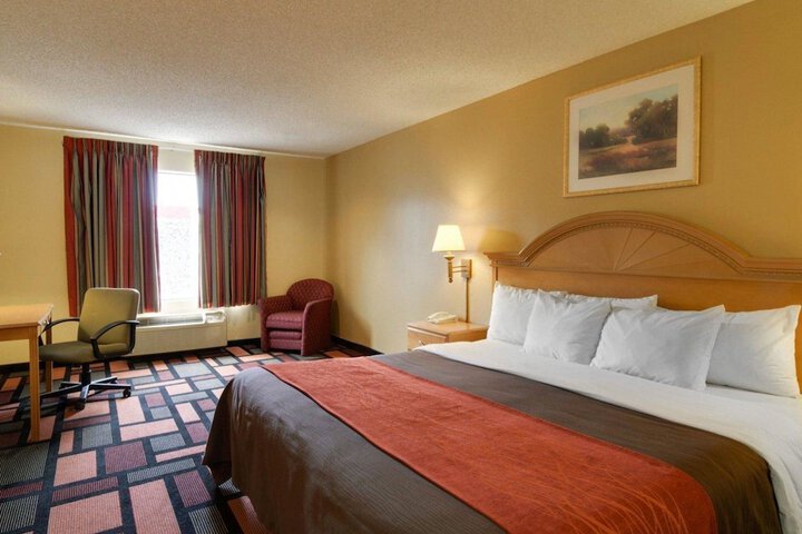 1 King Bed (12 of 12)