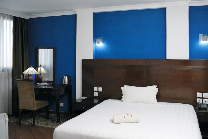 Room 11 of 39