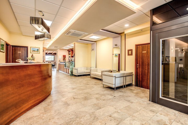 Business Center 99 of 119