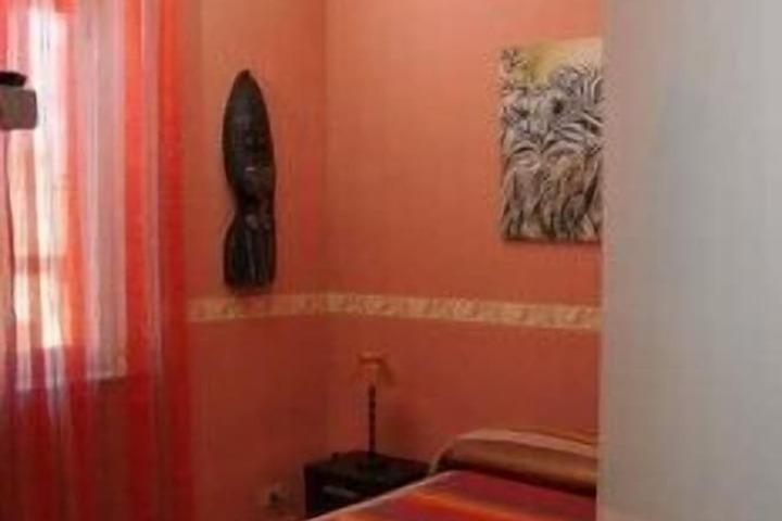 Room 8 of 16