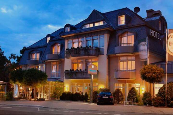 Hotel Entry