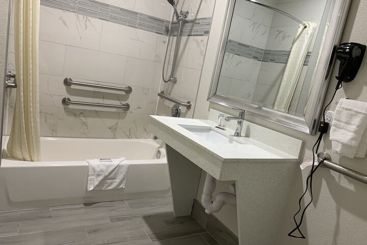 Bathroom sink